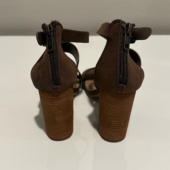 💚 CLEAR OUT SALE 💚 Steve Madden Sunlight Heeled Sandals - Picture 4 of 7